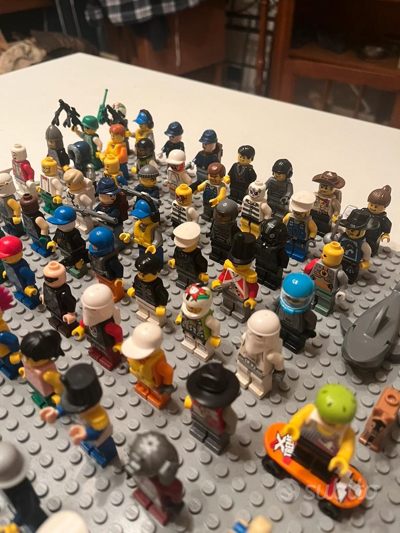 Lego Minifigures con quadro - Collezionismo In vendita a Bergamo