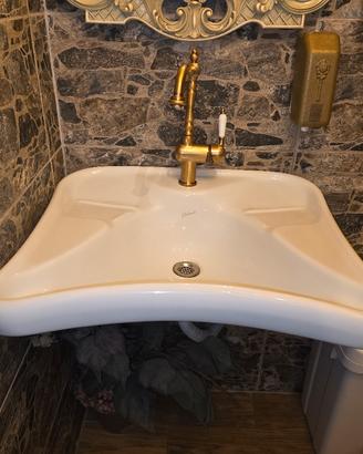 lavello per bagno disabili 