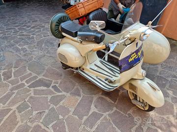Vespa 150 struzzo sidecar 1955