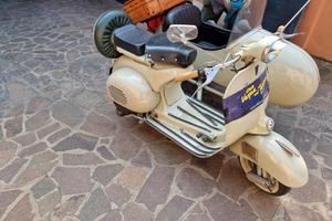 Vespa 150 struzzo sidecar 1955