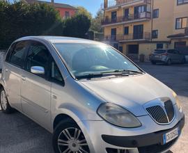 Lancia musa grigia tetto nero