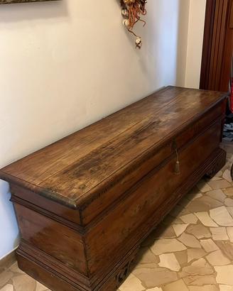 Cassapanca in legno