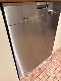 LAVASTOVIGLIE DA INCASSO MIELE MODELLO G 4100 SCU