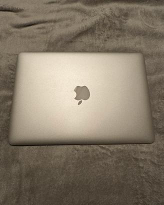 Apple MacBook Air 13 pari al nuovo! Incluso cover!