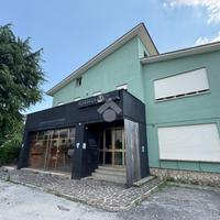 NEGOZIO A CAERANO DI SAN MARCO