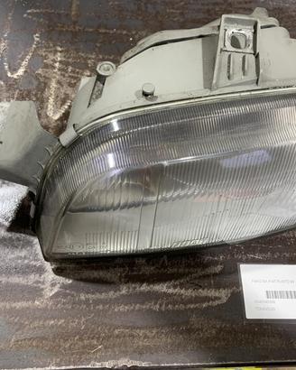 FARO ANTERIORE SINISTRO FIAT Punto Berlina 3P (93>