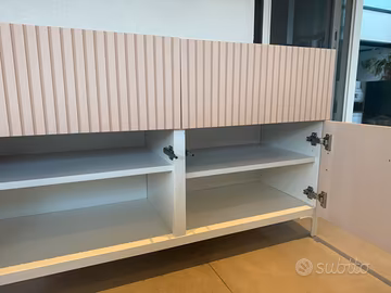 Mobile Ikea Besta