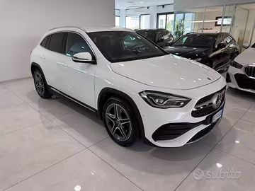 MERCEDES-BENZ GLA 200 Automatic Premium *GANCIO