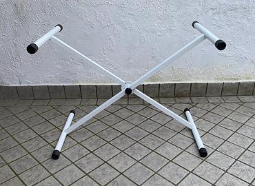 Robusto supporto a x apribile velocemente