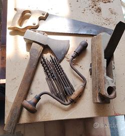 Attrezzi antichi falegname 