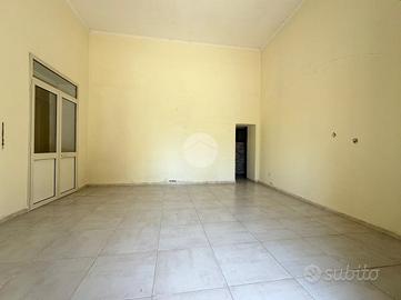 MONOLOCALE A CASAVATORE