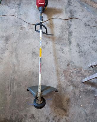 Decespugliatore honda umk425e