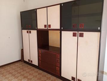 Mobile anni 70 con letti a scomparsa