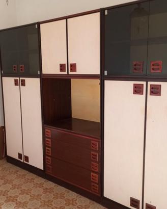 Mobile anni 70 con letti a scomparsa