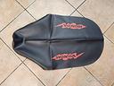 copertina-nera-sella-honda-dominator-650