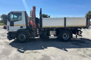 Iveco 180E28 K gru e ribaltabile, ACCETTO PERMUTE