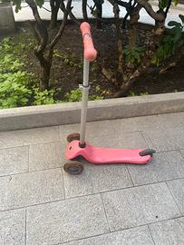 Monopattino Globber rosa