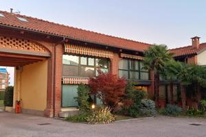 PINEROLO Villa-Villetta a schiera box posto auto