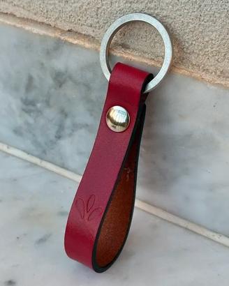 Portachiavi in cuoio rosso design minimal