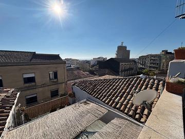 Indipendente 160 mq su due piani con due terrazzi