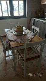 Tavolo con sedie