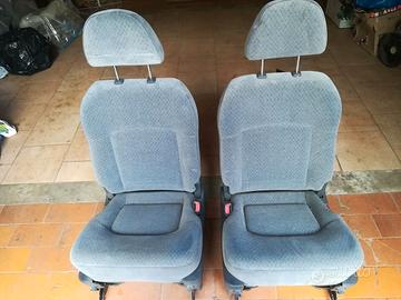Sedili sesto e settimo posto Hyundai Trajet