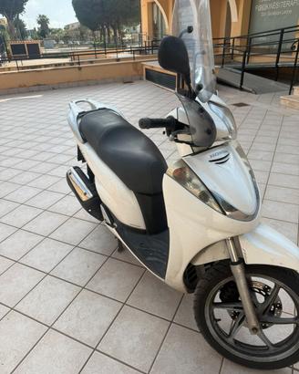 Honda SH 300