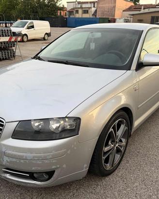 AUDI A3 2.0 16V TDI Ambition senza nessun lavoro
