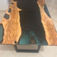 Tavolo in resina epossidica