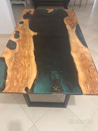 Tavolo in resina epossidica