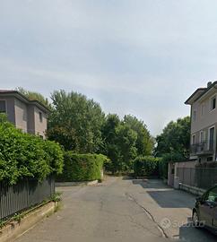 2 posti auto affiancati