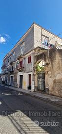 Casa semindipendente con garage a Giarre centro