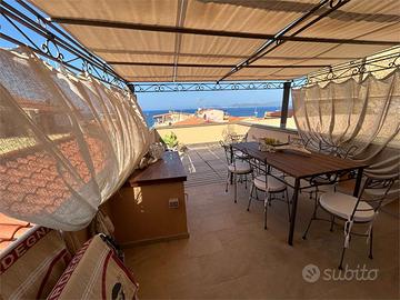 Alghero Appartamento su due livelli con terrazza