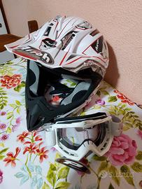 Casco per moto Airoh strepitoso