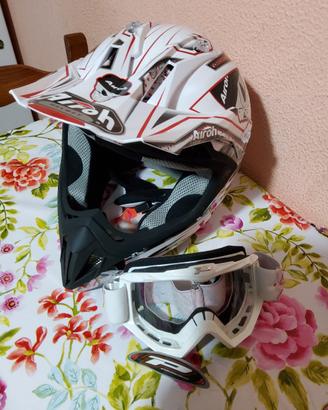 Casco per moto Airoh strepitoso
