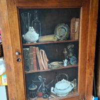 Armadio con anta trompe-l'oeil