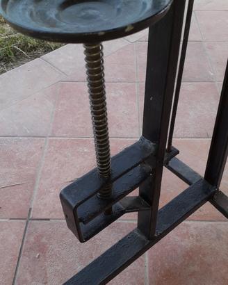 Tappabottiglie per tappi in sughero
