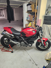 Ducati Monster 696 PLUS 2010