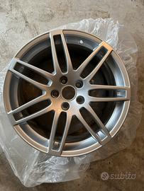 Cerchi originali Audi R18