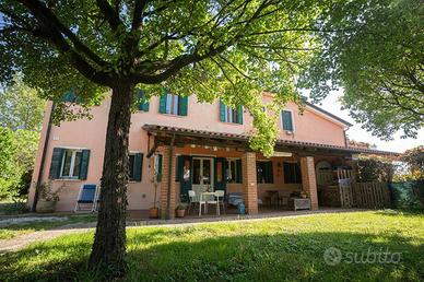 Villa di 220 m² con 5 locali e box auto a Padova