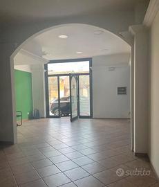 Bottega uso ufficio 84mq Tremestieri Etneo
