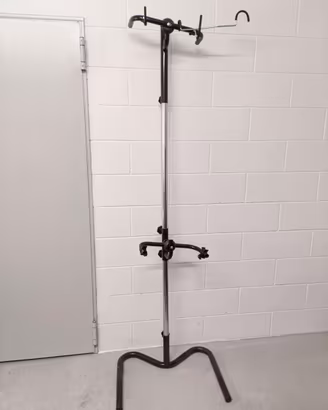 Portabici espositore verticale 2 biciclette