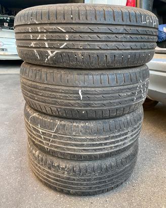 Set 4 pneumatici 205 60 16