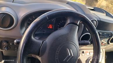 Furgone Citroen Berlingo 16 benzina con gpl