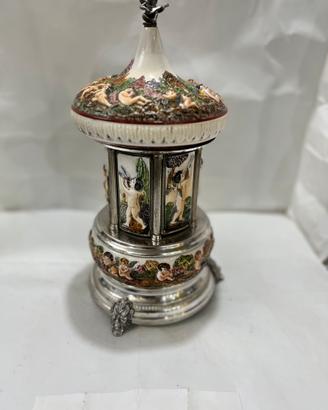 Carillon Rouge Capodimonte