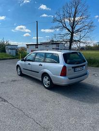 Ford Focus 1.6 benzina 