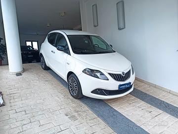 Lancia Ypsilon 1.0 FireFly 5 porte S&S Hybrid Gold