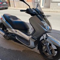 Yamaha xmax 250