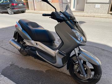 Yamaha xmax 250