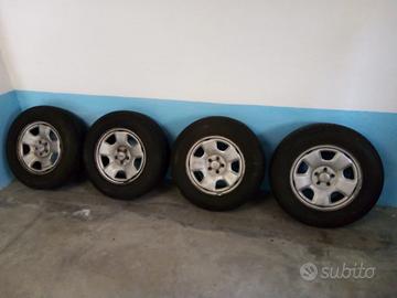 Gomme Toyo 205/70 R15